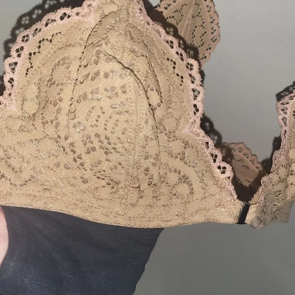 Free People Lace Bra w/ Underwire in nude/pink 32A NWT